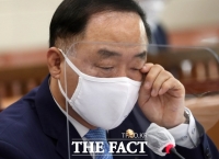  홍남기 '표준임대료·신규계약 전월세 상한제 검토한 적 없다'