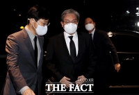  文대통령 '이건희, 한국 경제성장 견인차 역할'