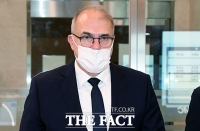 [TF포토] 고 이건희 회장 빈소 찾은 주한프랑스대사