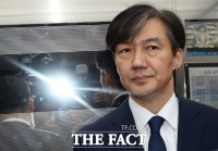  나경원·서민 아들 공격에 조국 '대학원 졸업 후 입대'