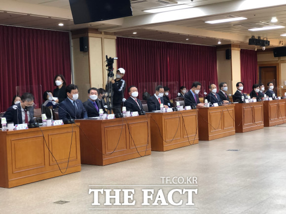 국민의힘 주호영 원내대표와 예결위원들은 2일 오전 대구경북과 예산정책협의회를 가졌다. 예산정책 협의회에 참석한 국민의힘 의원들/ 대구=박성원 기자