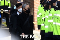 [TF포토] MB 자택 방문하는 유인촌 전 장관