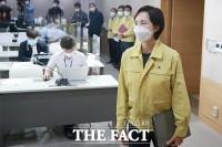  수능 한 달 앞…유은혜 '격리·확진 수험생 응시기회 보호'