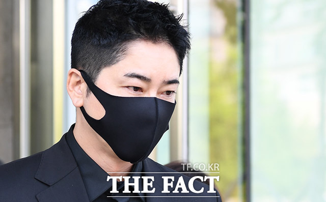 대법원 1부(주심 박정화 대법관)는 5일 오전 준강간 및 준강제추행 혐의로 재판에 넘겨진 강지환의 상고심 선고공판을 열고 징역 2년 6개월에 집행유예 3년을 선고한 원심을 확정했다. /임세준 기자