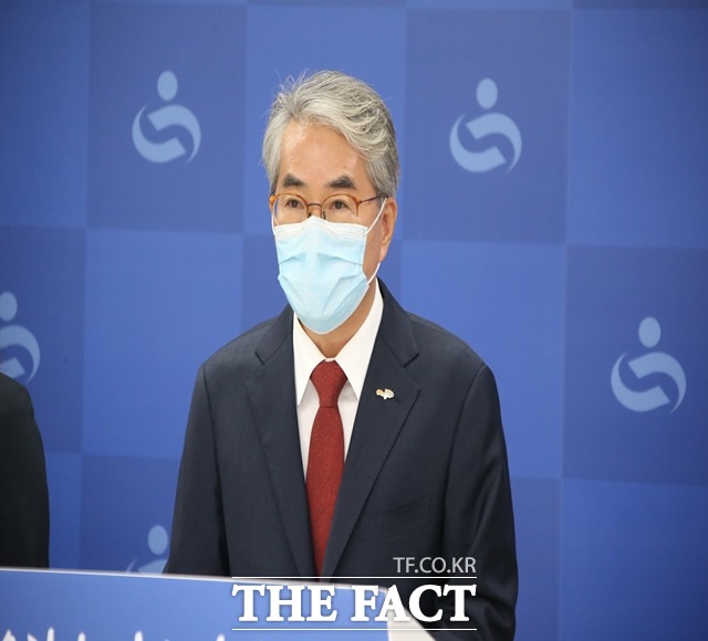 박종훈 경남교육감이 5일 기자회견을 열어 6일 예정된 돌봄전담사 파업에 돌봄 공백이 없도록 노력하겠다고 말했다. /경남도교육청 제공