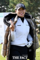 [TF포토] '은퇴전' 치르는 허윤경, '환한 미소'