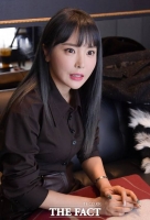  홍진영,석사논문 표절 의혹 부인 '논문 심사 기준 달라'