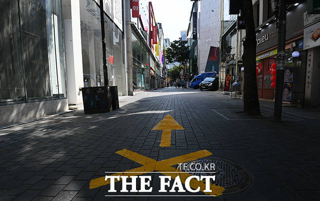 KDI가 유럽발 코로나19 재확산세로 국내 경기 하방 위험이 확대되고 있다고 진단했다. /더팩트 DB