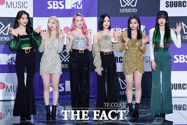 3번째 정규 앨범 回:Walpurgis Night 발표[더팩트ㅣ남용희 기자] 걸그룹 여자친구가 9일 오후 서울 마포구 상암동 SBS프리즘타워에서 정규 3집 回:Walpurgis Night(회:발푸르기스의 밤) 쇼케이스에 참석해 포즈를 취하고 있다.