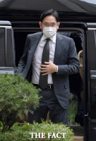 [TF포토] '국정농단 파기환송심' 출석하는 이재용