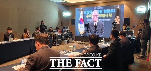 10일 민주평화통일자문회의 전북지역회가 코로나19 확산 방지를 위해 온·오프라인 방식을 병행한 제19기 전북지역회의를 개최했다. /전북도 제공