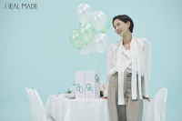  김나영 기부, 김강훈과 마스크 3만 장 경비원·취약계층에 쾌척