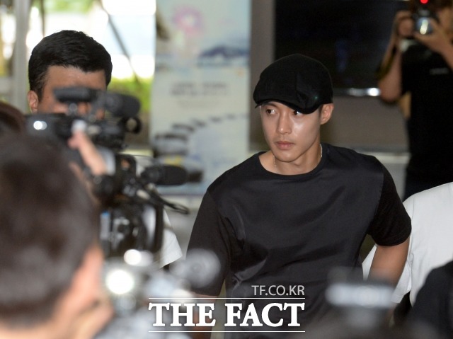 아이돌 그룹 SS501 소속 가수 김현중(사진)과 전 여자친구의 법정 다툼에 대한 대법원 판단이 오늘 내려진다. /임세준 기자