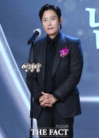 [TF사진관] 이병헌, 여전히 잘생긴 '조각 미남'