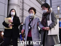 [TF포토] 법정 나서는 이용수 할머니