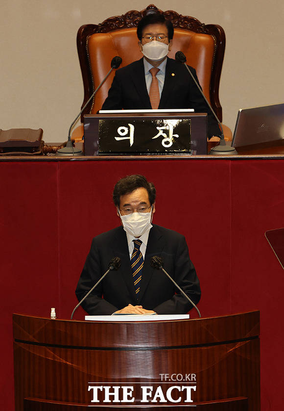 지난 9월 7일 이낙연 더불어민주당 대표(아래쪽)는 교섭단체 대표 연설에서 그런 (산업재해 사고) 불행을 이제는 막아야 한다. 생명안전기본법, 중대재해기업처벌법 제정이 그 시작이다. 이들 법안이 빨리 처리되도록 소관 상임위가 노력해 주기 바란다고 했다. /남윤호 기자