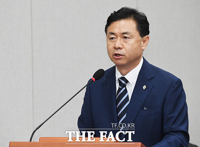로비 의혹 대상으로 지목된 김영춘 국회 사무총장은 이날 김봉현 전 회장과 시사저널을 검찰에 고소했다. /배정한 기자