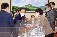 [TF사진관] 국감서 모습 감췄던 박덕흠… '다시 국회로'