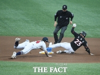 [TF포토] 조용호, '아슬아슬한 2루타'