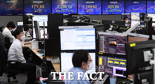 13일 코스피 지수는 전 거래일 대비 0.74% 상승한 2493.87에 마감했다. /이동률 기자