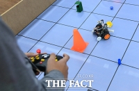 [TF포토] '마음대로 척척 움직이는 로봇'