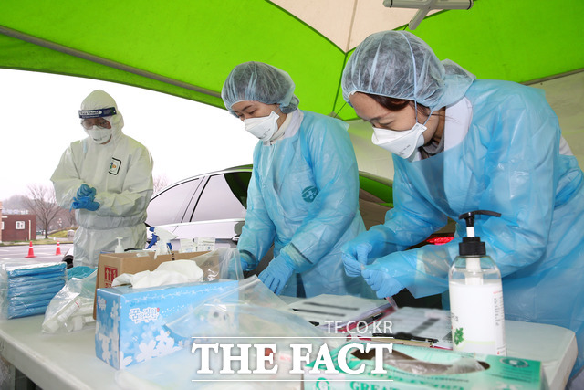 전남대병원발 코로나19 확진자가 목포에서 3대에 걸쳐 가족들에게 확산 감염돼 지역 전체가 감염우려에 대한 긴장감이 감돌고 있다. 이에 목포시는 신속한 동선과 접촉자들에 대한 조사에 만전을 기하고 있다고 밝혔다./더팩트 DB