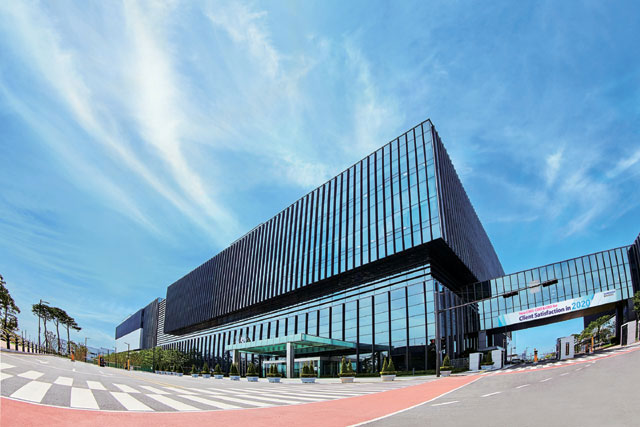 삼성바이오로직스와 릴리는 전 세계적으로 급격히 늘고있는 코로나19 치료제 수요를 해결하기 위해 지난 5월 위탁생산(CMO) 계약을 체결했다. /삼성바이오로직스 제공