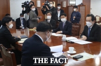 [TF사진관] '정세균 총리 주재로 열린 김해신공항 검증 후속 관계장관회의'