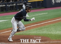 [TF포토] 박건우, '포기하지 말고 뛰자!'