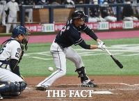 [TF포토] 김재호, '앗 삼진이네?'