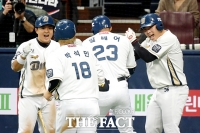 [TF포토] NC 알테어, 쓰리런 폭발…'역시 팔테어!'