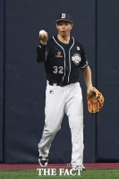 [TF포토] 두산 김재환, '내가 잡아냈어!'