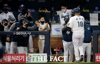 [TF포토] NC, '드디어 터진 득점!'