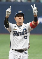 [TF포토] 양의지, '안타쳤어요!'