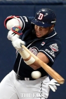 [TF포토] 페르난데스, '오늘은 안타로 시작!'