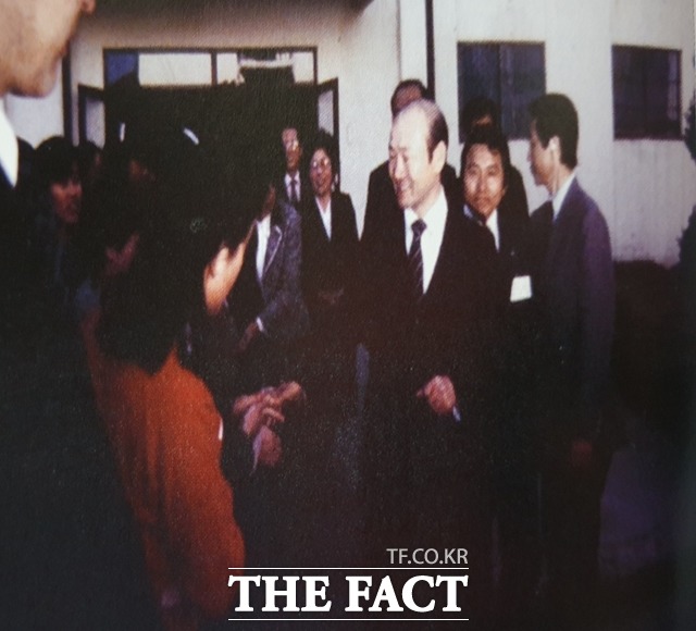 1981년 3월 15일 전두환 전 대통령 부부의 시찰 모습. /마산자유무역지역관리원 제공