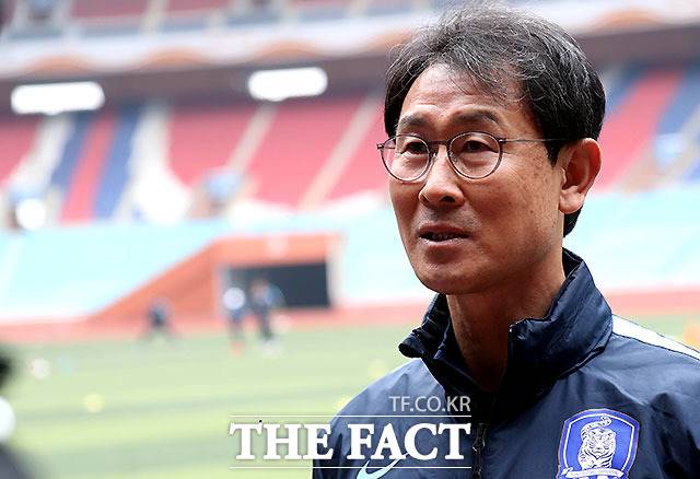 세종스포츠토토여자축구단의 새 사령탑에 선임된 윤덕여(59) 전 여자축구 국가대표팀 감독./더팩트 DB