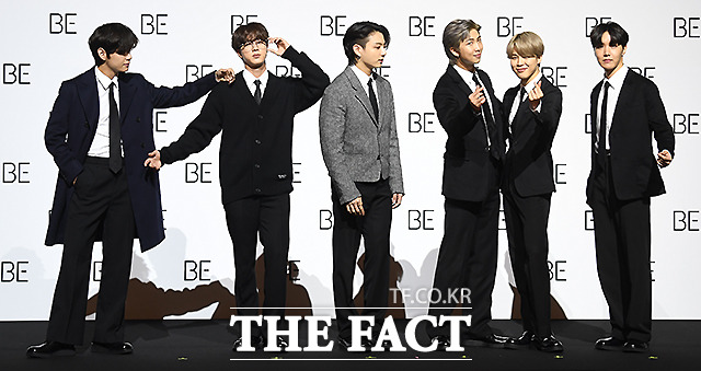 국회 국방위원회(위원장 민홍철)는 20일 전체회의를 열고 BTS 등 대중문화예술 분야 우수자로 대한민국의 대내외적 국가 위상과 품격을 높이는 데 크게 기여했다고 인정받을 수 있는 사람에 대해서는 만 30세까지 징집과 소집의 연기가 가능하도록 한 병역법 개정안을 의결했다. BTS 뷔, 진, 정국, RM, 지민, 제이홉(왼쪽부터)이 20일 BE(Deluxe Edition) 글로벌 기자간담회에 참석해 포즈를 취하고 있다. /이새롬 기자