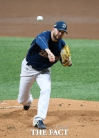 [TF포토] NC 라이트, '반드시 승리한다!'