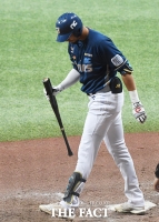 [TF포토] 알테어, '오늘 안풀리네...'