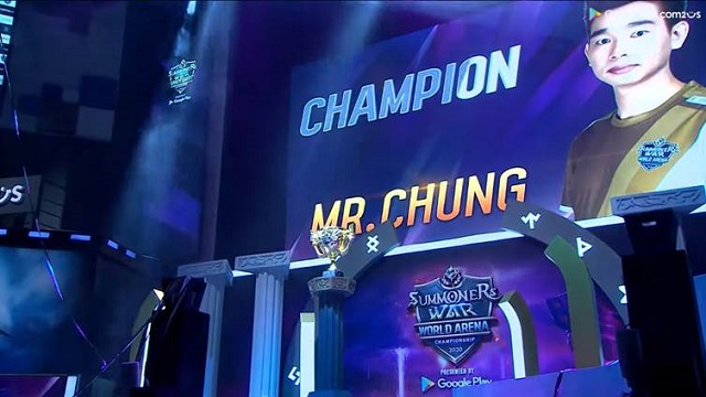 21일 열린 SWC2020‘ 월드 파이널에서 홍콩 지역 대표 청이 대만 지역 대표 가이아를 3-2로 물리치고 우승을 차지했다. /컴투스 제공