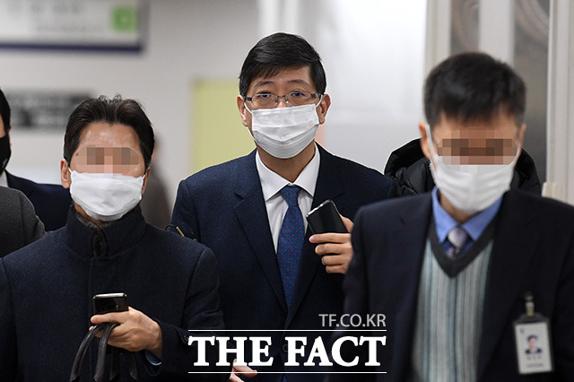 23일 재산 신고 누락 의혹을 받는 김홍걸(사진) 무소속 의원은 실무자들이 재산 신고 경험이 전혀 없었다며 재산 누락의 고의성을 부인했다. /남용희 기자