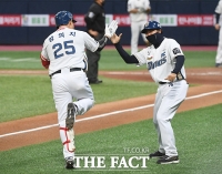 [TF포토] 양의지, '홈런 쳤어요'