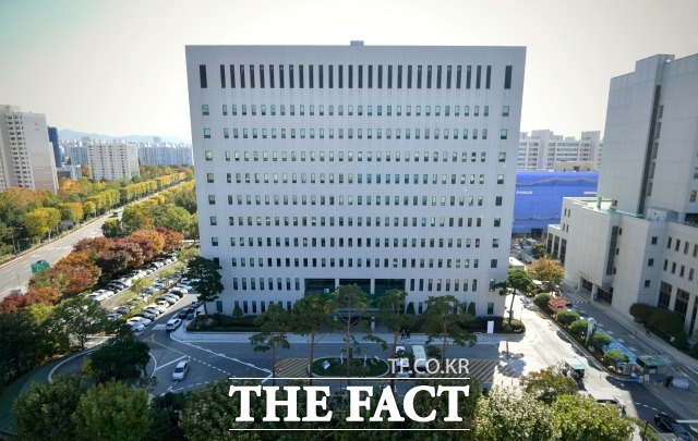 현직 검사 술접대 의혹을 폭로한 김봉현 전 스타모빌리티 회장이 최근 조사와 관련해 검찰에 강한 불만을 드러냈다. 사진은 서울남부지방검찰청. /이덕인 기자