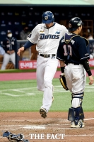 [TF포토] 가볍게 홈인하는 알테어