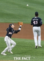 [TF포토] 허경민, '알칸타라 걱정하지마!'