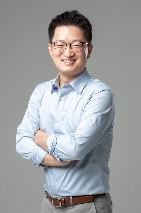 티몬은 25일 재무 전문가 전인철 전 빅히트엔터테인먼트 CFO를 신임 재무부분장 부사장으로 임명했다고 밝혔다. /티몬 제공