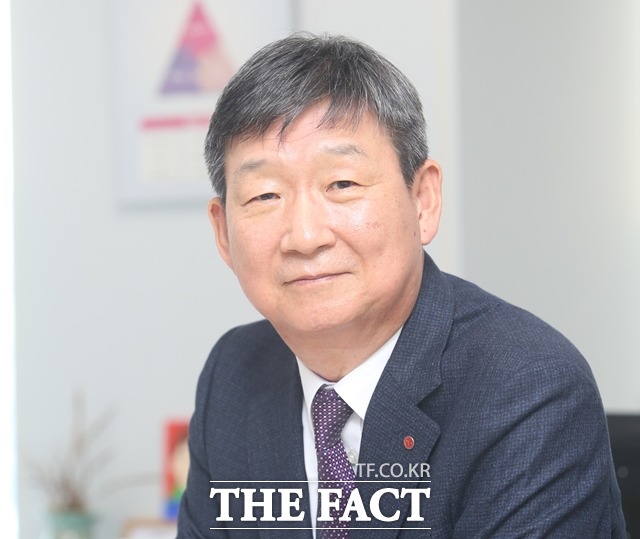 LG유플러스는 임원 인사에 이어 2021년 조직개편을 단행했다. 사진은 황현식 LG유플러스 사장. /LG유플러스 제공