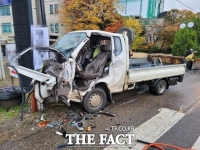  남원서 1t 트럭 가로수 충돌…운전자 사망