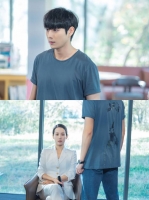  '바람피면 죽는다' 조여정, 북 토크 중 봉변…연하남 김영대 등장